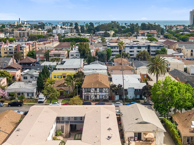 2104 E Florida St — Photo 25