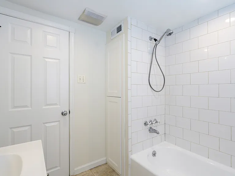 1631 S Clarion St — Photo 11