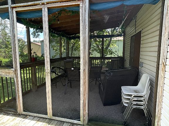 3rd image of 534 Parker Ave