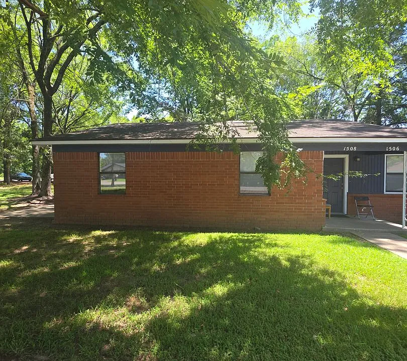 1506 N Nashville Cv