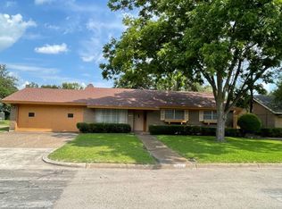5412 Lake Crest Dr, Waco, TX 76710