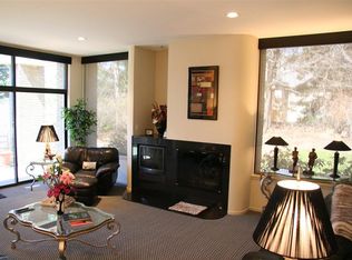 1620 Rathmor Rd, Bloomfield Hills, MI 48304