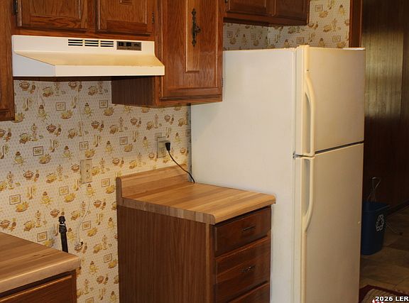 2nd image of 3627 W Poplar St