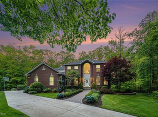 8737 Eagles Nest Ln, Kirtland, OH 44094