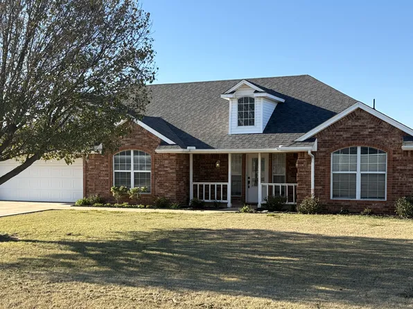 128 NW Valleybrook Dr, Lawton, OK 73505