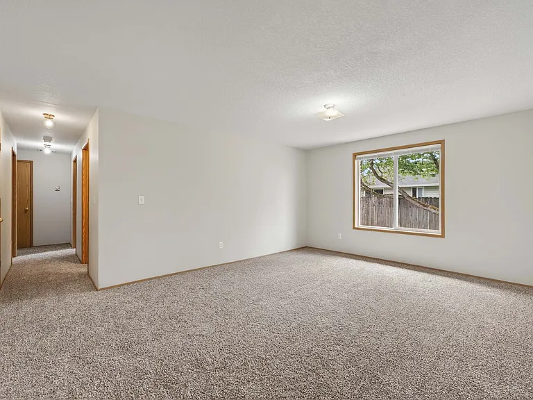17005 NE 21st St — Photo 13