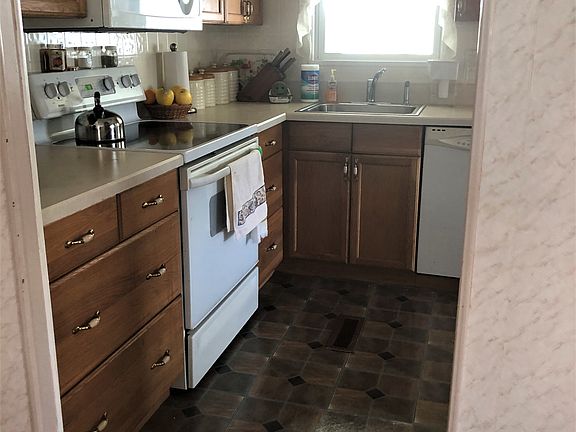 4th image of 199 Duane Pl