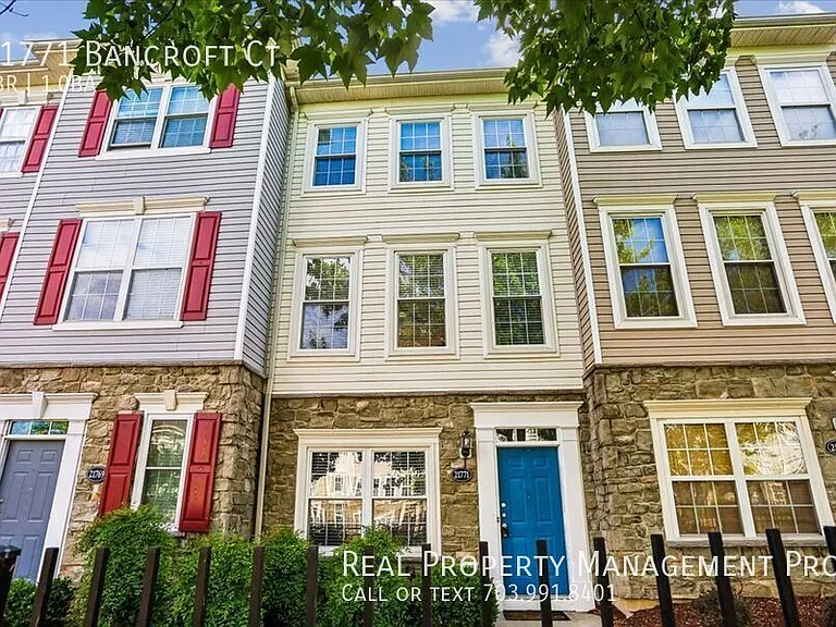 21771 Bancroft Ct — Photo 1