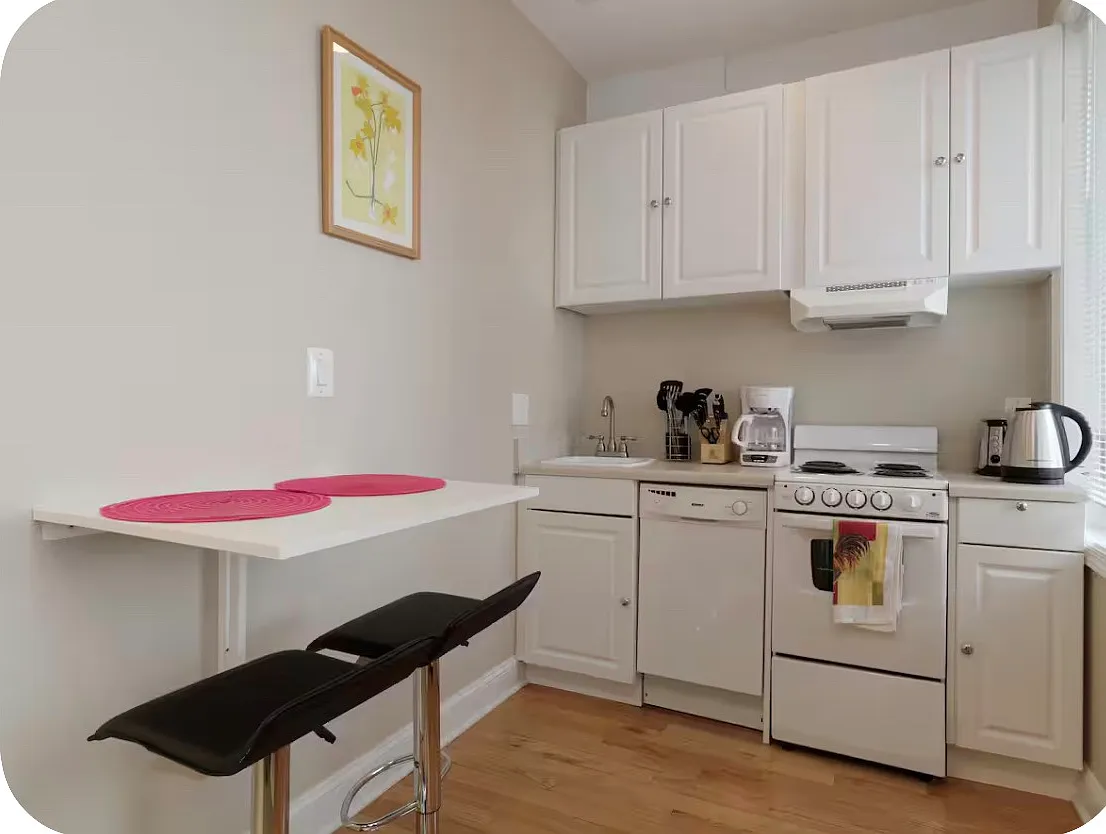 Studio, 420 sqft, $1,850 — Photo 4