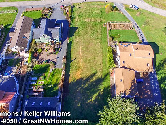 4th image of 2604 Island View Ln