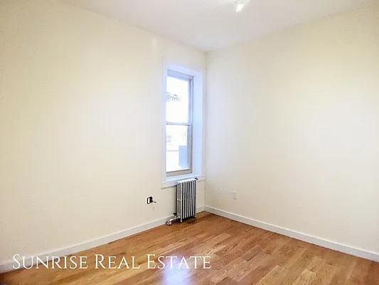 Rented by Sunrise Real Estate | media 25