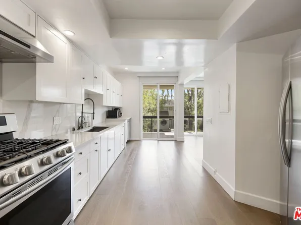 723 Westmount Dr APT 206, West Hollywood, CA 90069