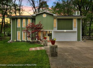 111 Feldspar Dr, Williamston, MI 48895
