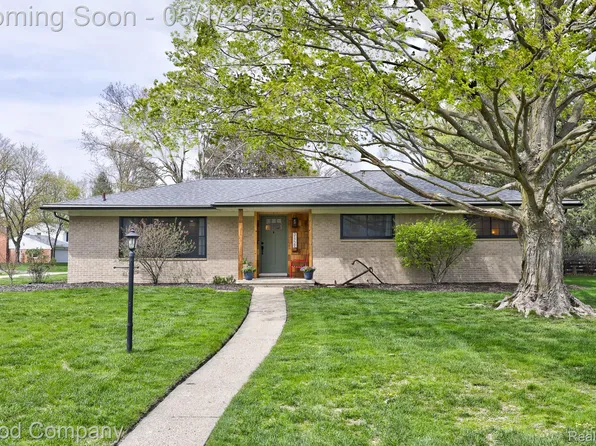 31729 Mayfair Ln, Beverly Hills, MI 48025