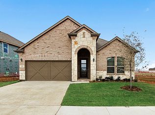 320 Brookhurst Rd, Aubrey, TX 76227