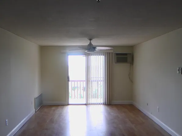 7 Wildwood St #A14, Dracut, MA 01826