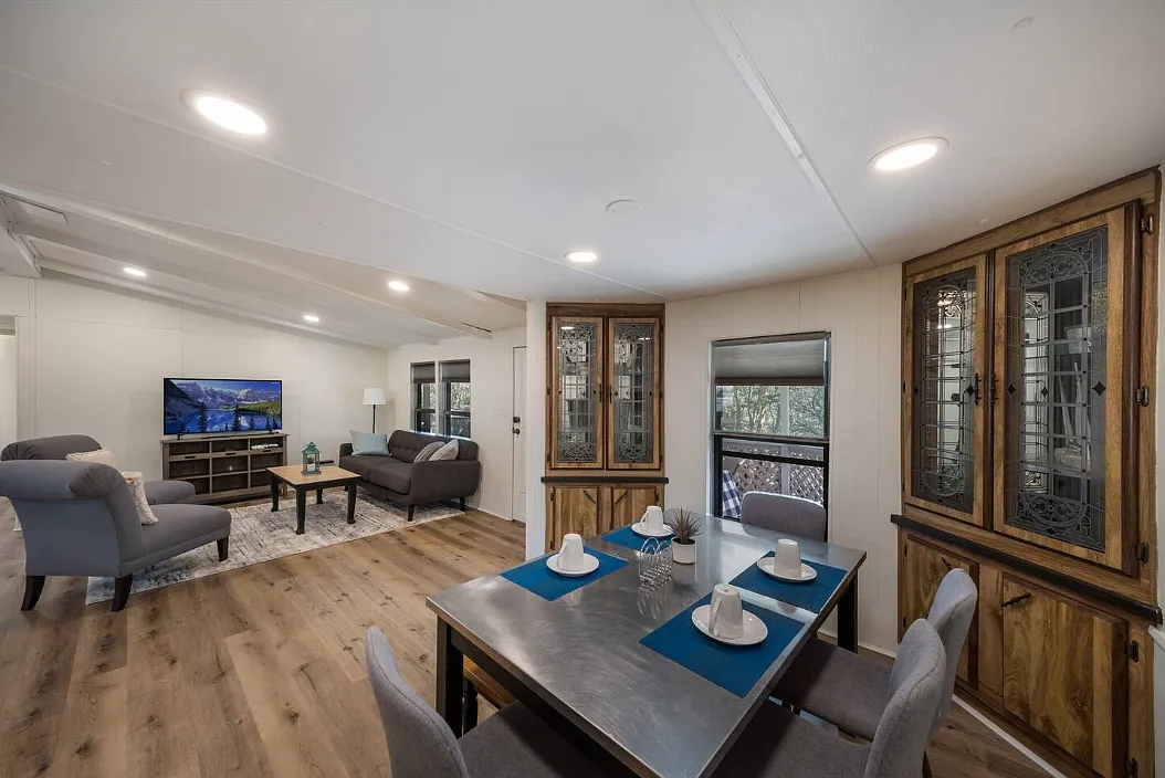 3 bed, 1200 sqft, $1,890 — Photo 3