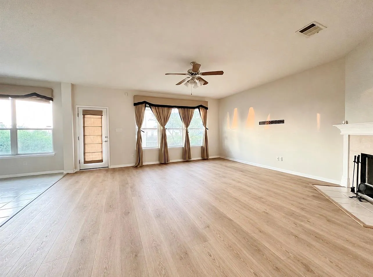 4 bed, 2.5 bath, 2416 sqft, $2,045 — Photo 1