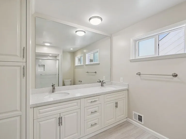 Luxury Apartment Available in gated Community downtown Palo Alto! — Photo 14