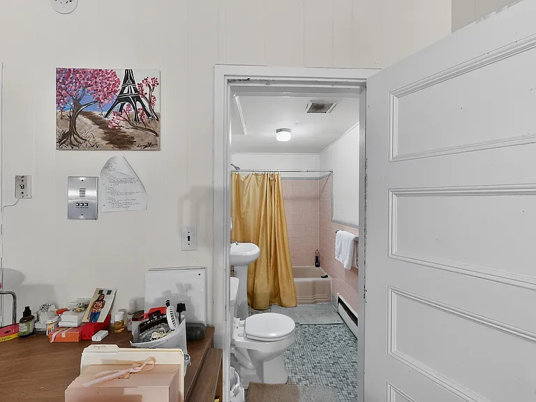 1071 Beacon St — Photo 4