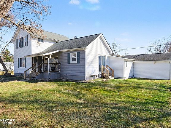 4th image of 4044 N Genesee Rd