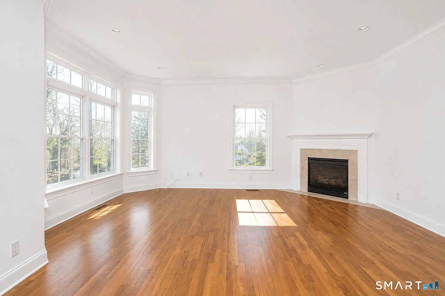 3 bed, 3.5 bath, 2095 sqft, $6,000 — Photo 3