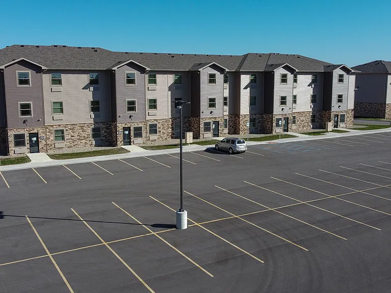 Crossroads Place Apartments — Photo 64