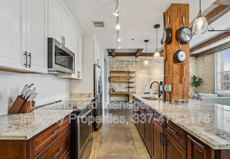 825 Lafayette St #4 — Photo 11
