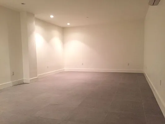 Rented by EXR | media 24