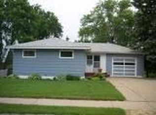 1221 S Highland Acres Rd, Bismarck, ND 58501