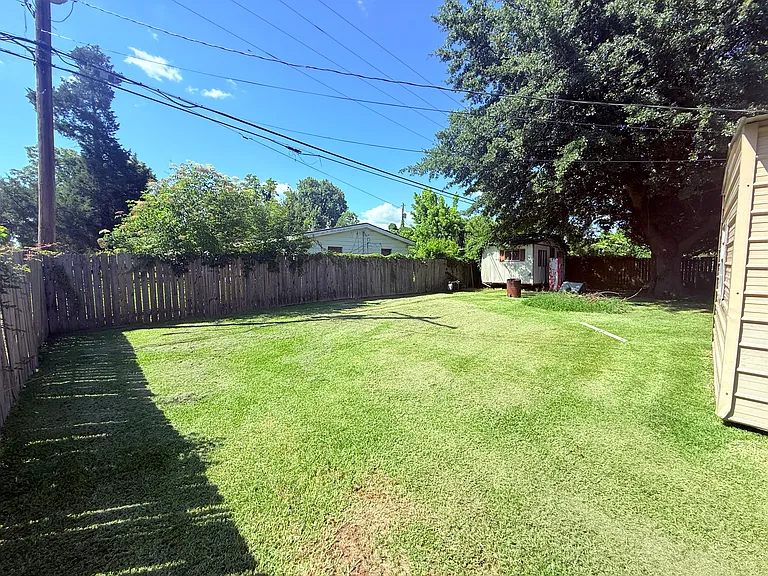 413 Lynn St — Photo 4
