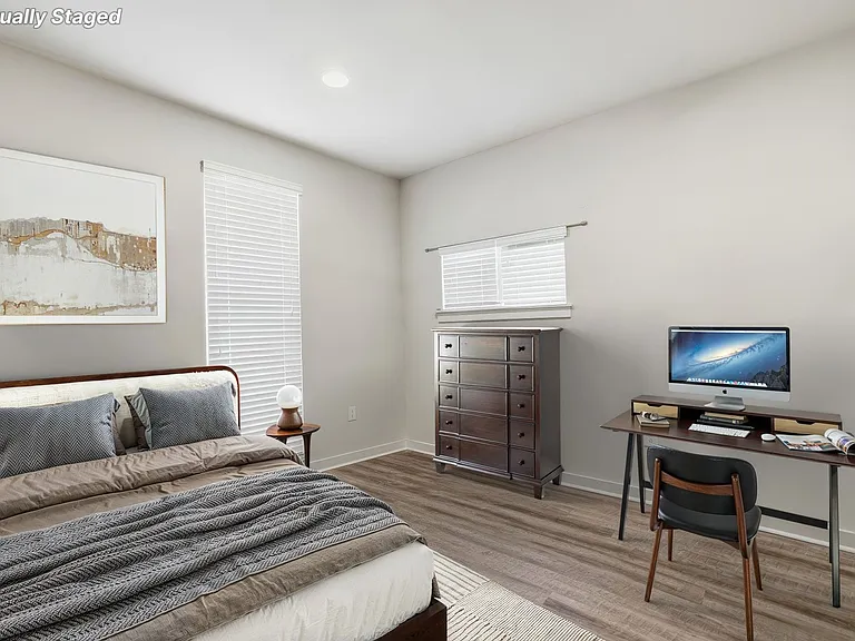 1824 Greentree Ln — Photo 36
