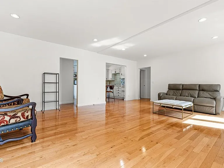 3323 Reta St — Photo 8