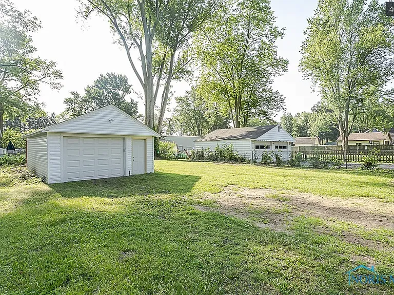2242 Vaness Dr — Photo 5