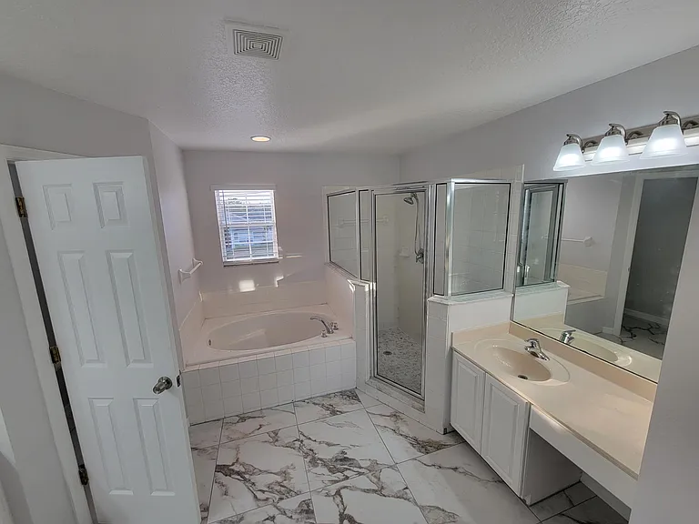 1907 Escambia Ln — Photo 18