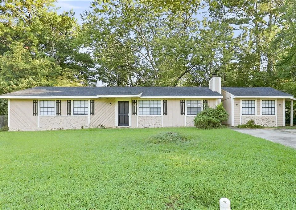 596 Crestmont Ct