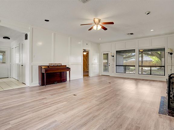 5th image of 2614 Cedar Ln