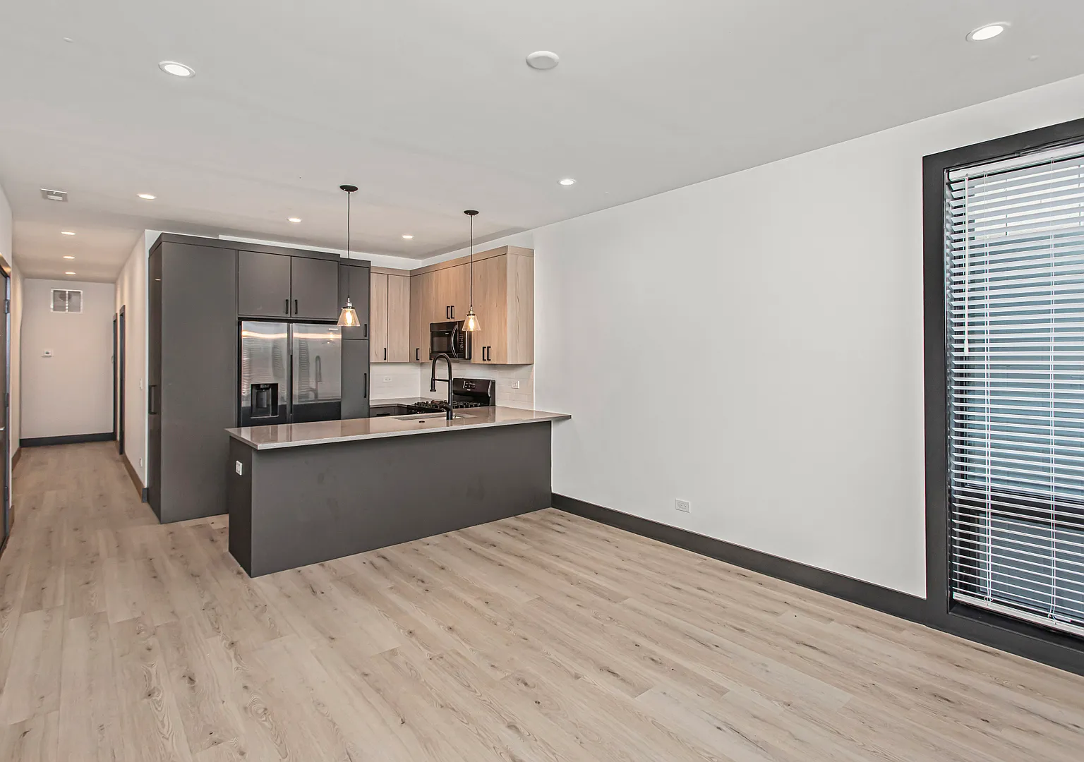 6500 S Ingleside Ave — Photo 3