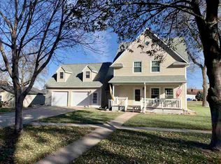 1107 W 4th St, Crofton, NE 68730