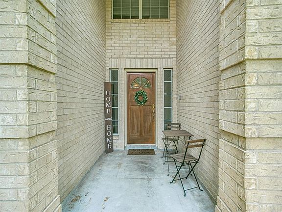 3rd image of 4606 Rainbow Valley Ct