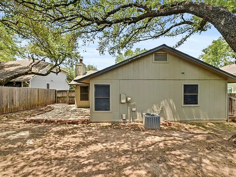 7403 Dallas Dr — Photo 27