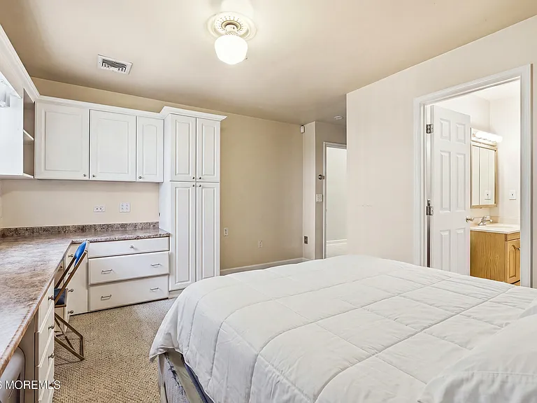 470 Monmouth Pl — Photo 29