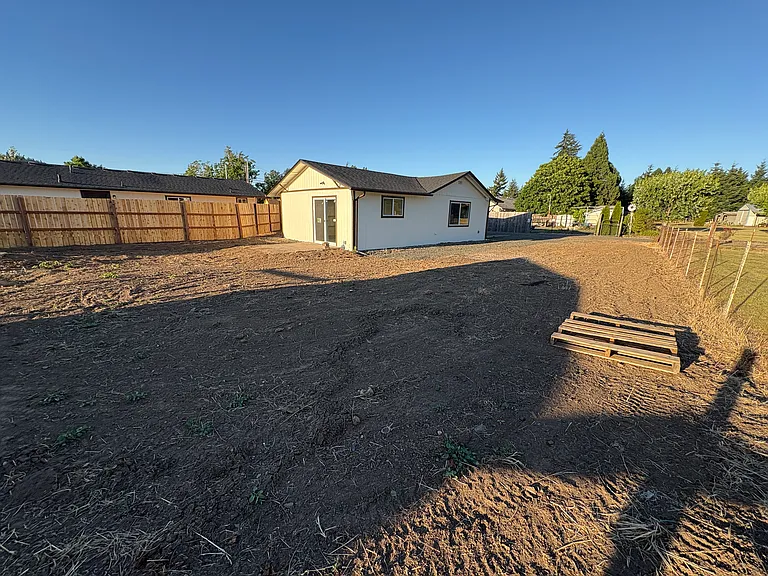 1462 Cascade Dr — Photo 4