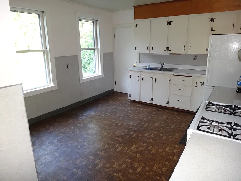 52 Revell Ave #1 — Photo 31