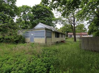 14 Vernon Ave, Mastic, NY 11950