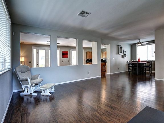 Open Fl Plan/Airy & Bright