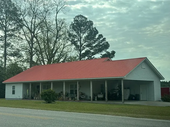 325 Cedar Ave, Claxton, GA 30417