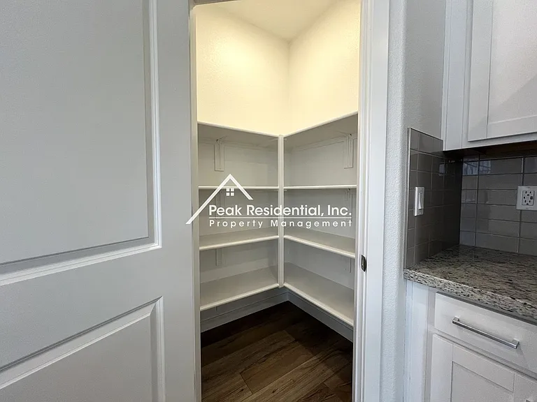 5218 Senesta Cir — Photo 8