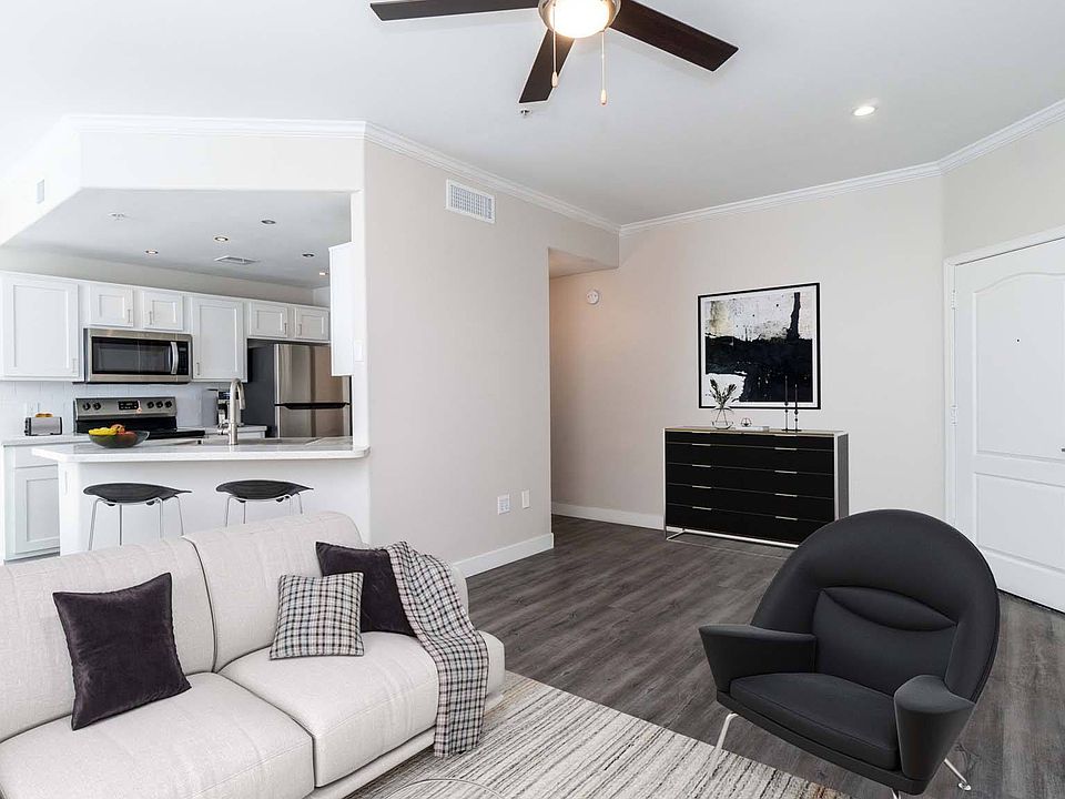 1st image of 2225 W Frye Rd APT 1015