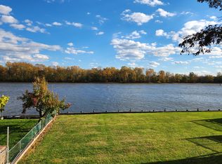 500 Radcliffe St APT 1, Bristol, PA 19007